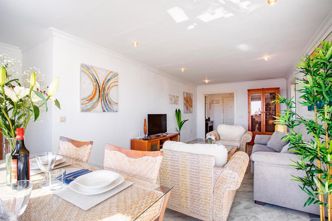 Beach And Pool Holidays At The Grand Coloso Benalmadena Ngoại thất bức ảnh
