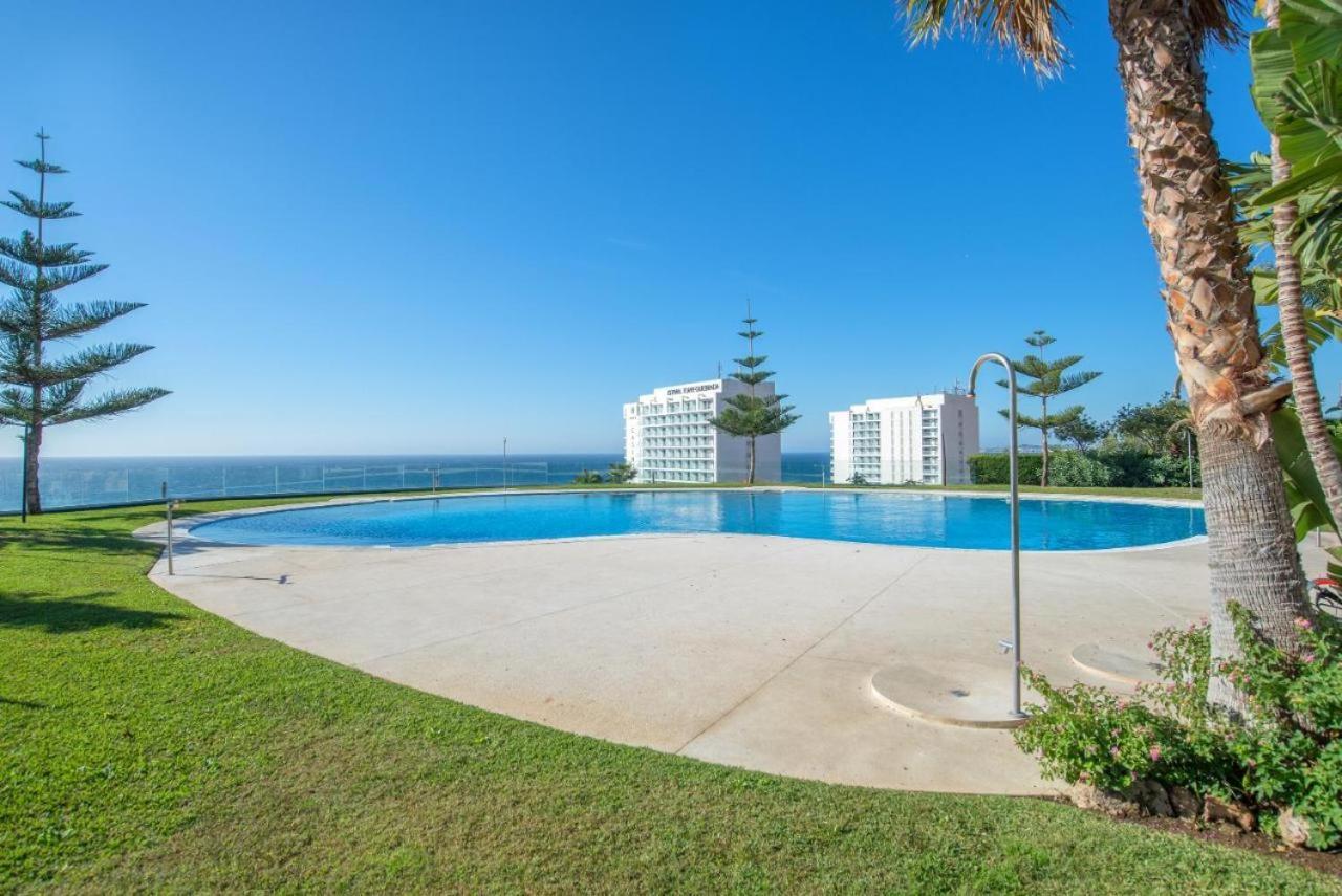 Beach And Pool Holidays At The Grand Coloso Benalmadena Ngoại thất bức ảnh