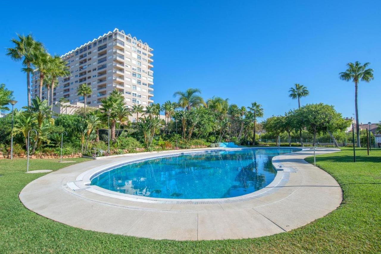 Beach And Pool Holidays At The Grand Coloso Benalmadena Ngoại thất bức ảnh