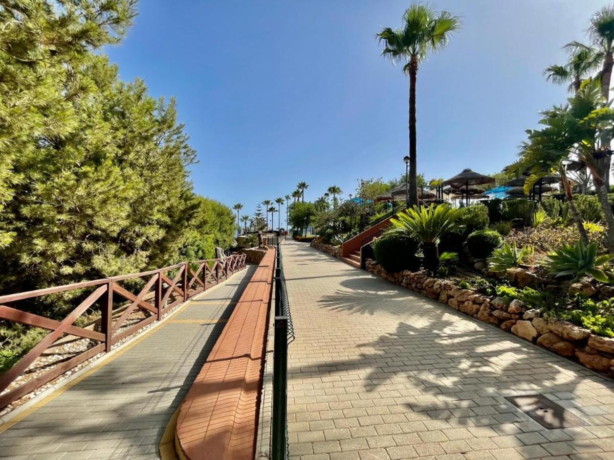 Beach And Pool Holidays At The Grand Coloso Benalmadena Ngoại thất bức ảnh