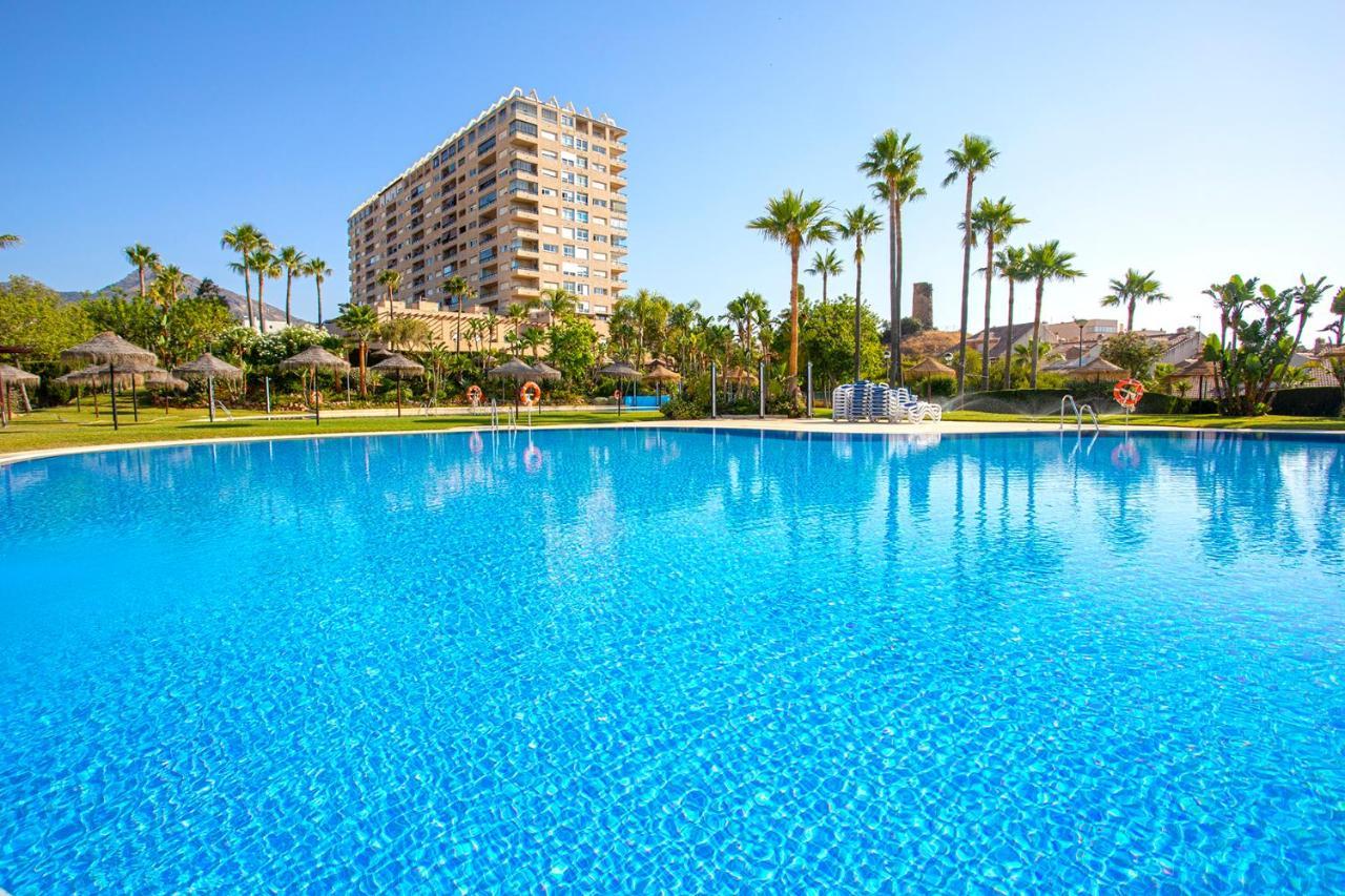 Beach And Pool Holidays At The Grand Coloso Benalmadena Ngoại thất bức ảnh